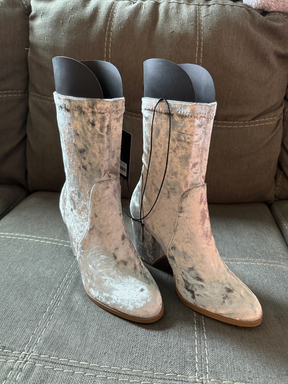NWT Forever 21 Silver Crushed Velvet Heeled Boots - Picture 2 of 8